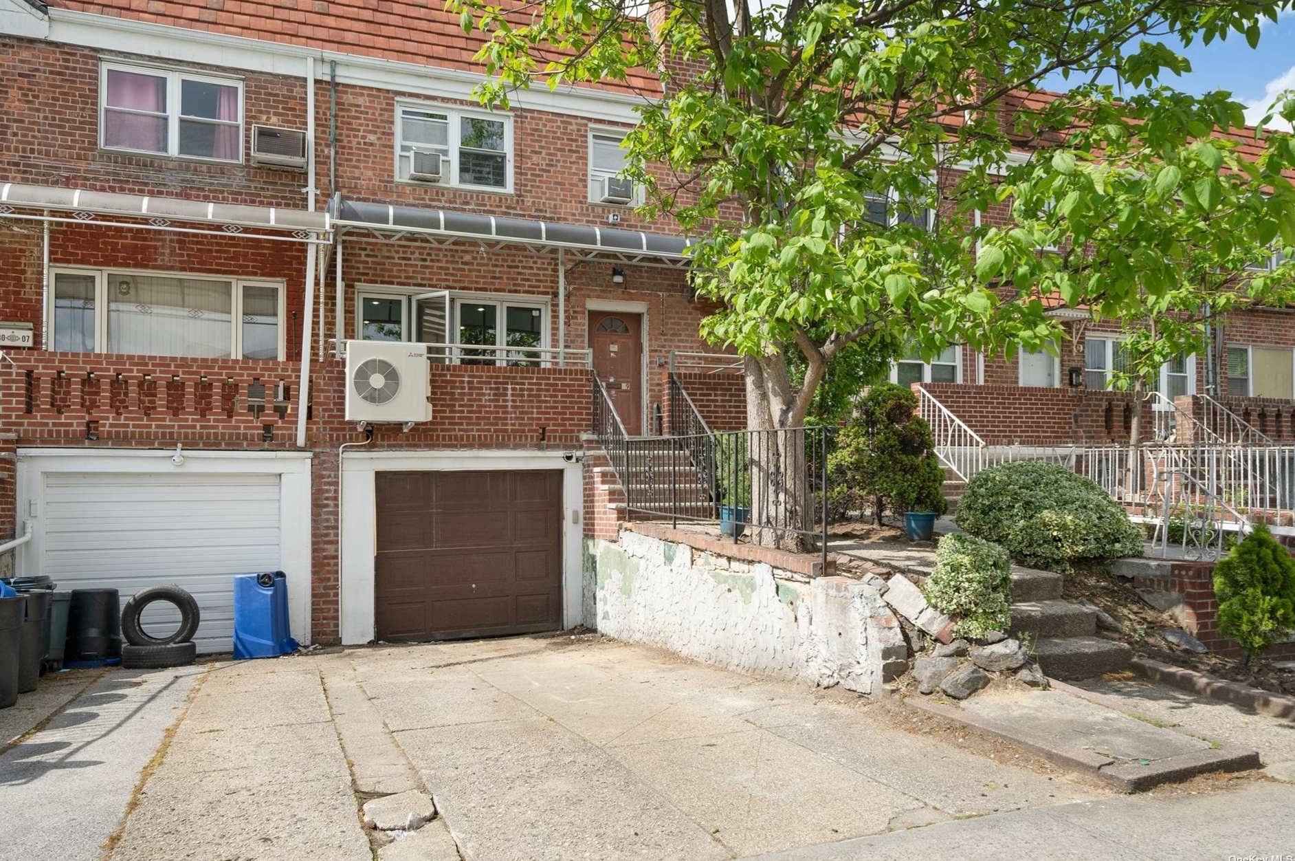 140-09 68th Dr, Flushing, NY 11367-3423