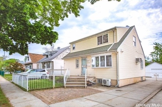 49-11 167th St, Flushing, NY 11365-1125
