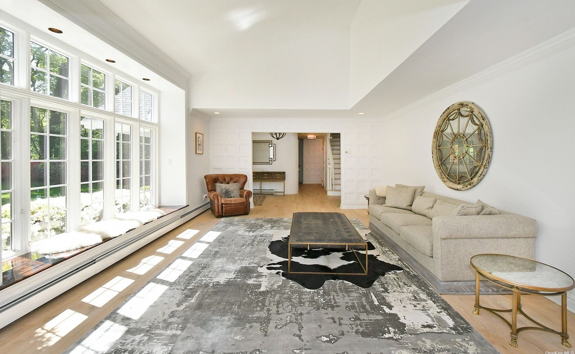 310 Annandale Dr, Syosset NY  11791-1001 exterior