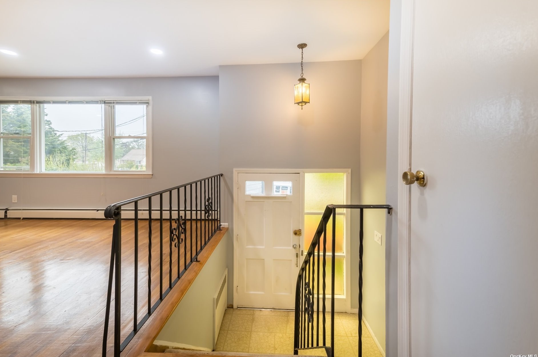 808 Newbridge Rd, North Bellmore, NY 11710