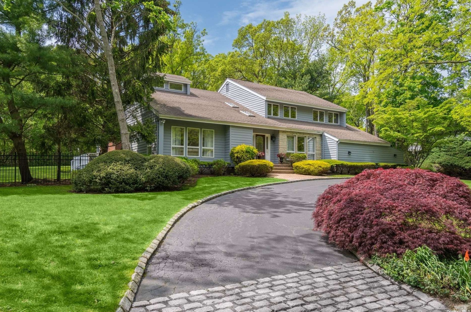 9 Allenby Dr, Northport, NY 11768