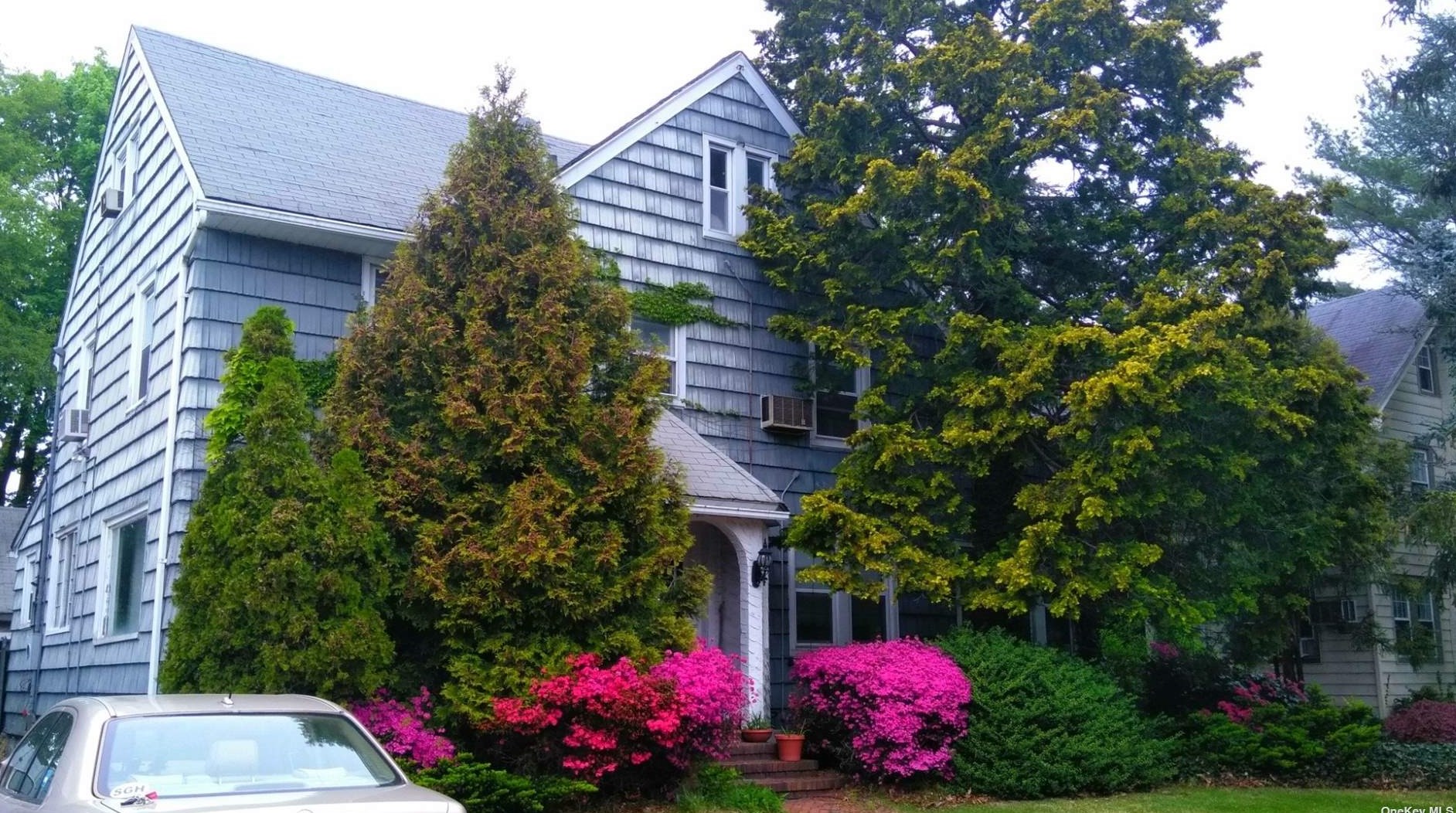 15 Shepherd St, Rockville Centre, NY 11570-2247