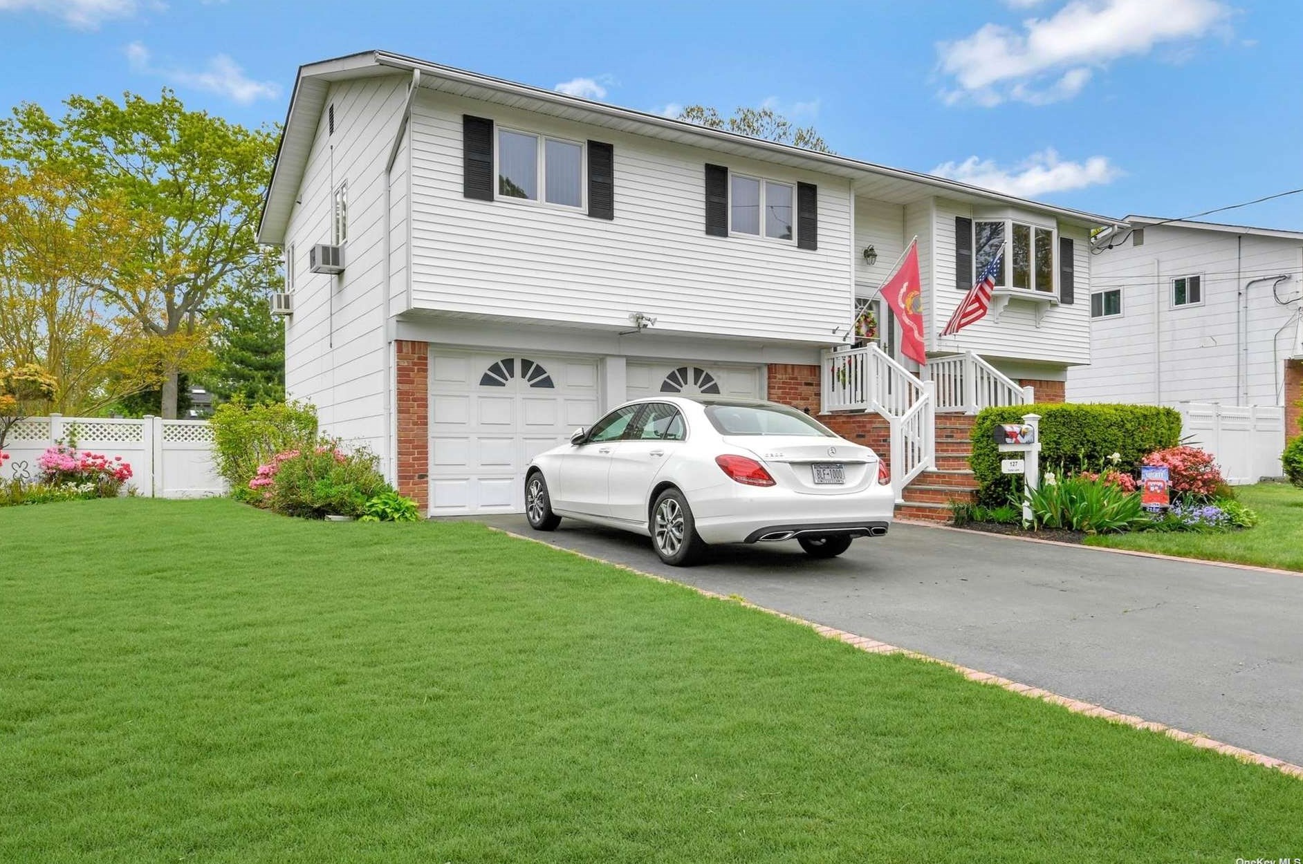 127 Yuma Ln, East Islip, NY 11730-2631