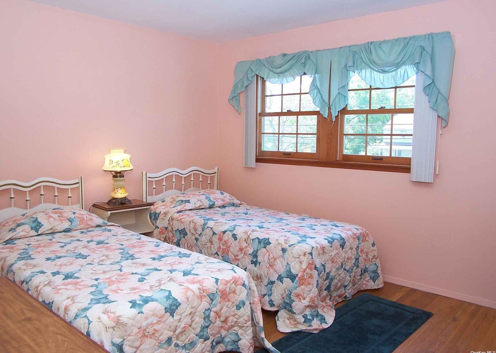 1947 Louis Kossuth Ave, Hauppauge NY 11779-6423 exterior