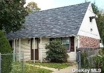 58 Myrtle Ave, Hempstead, NY 11550-2921