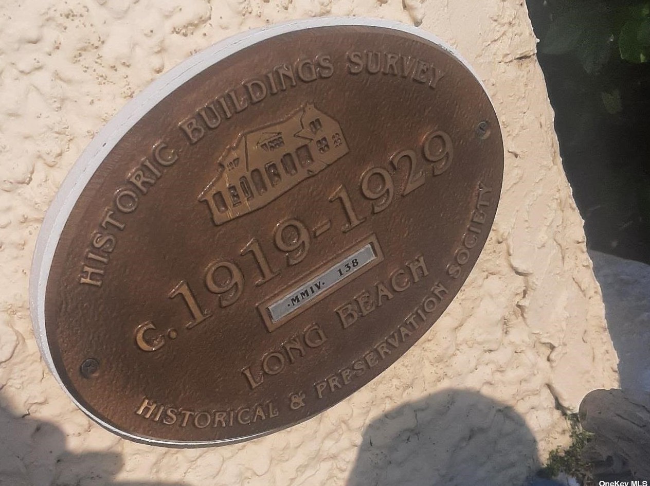 264 National Blvd, East Atlantic Beach NY  11561-3323 exterior