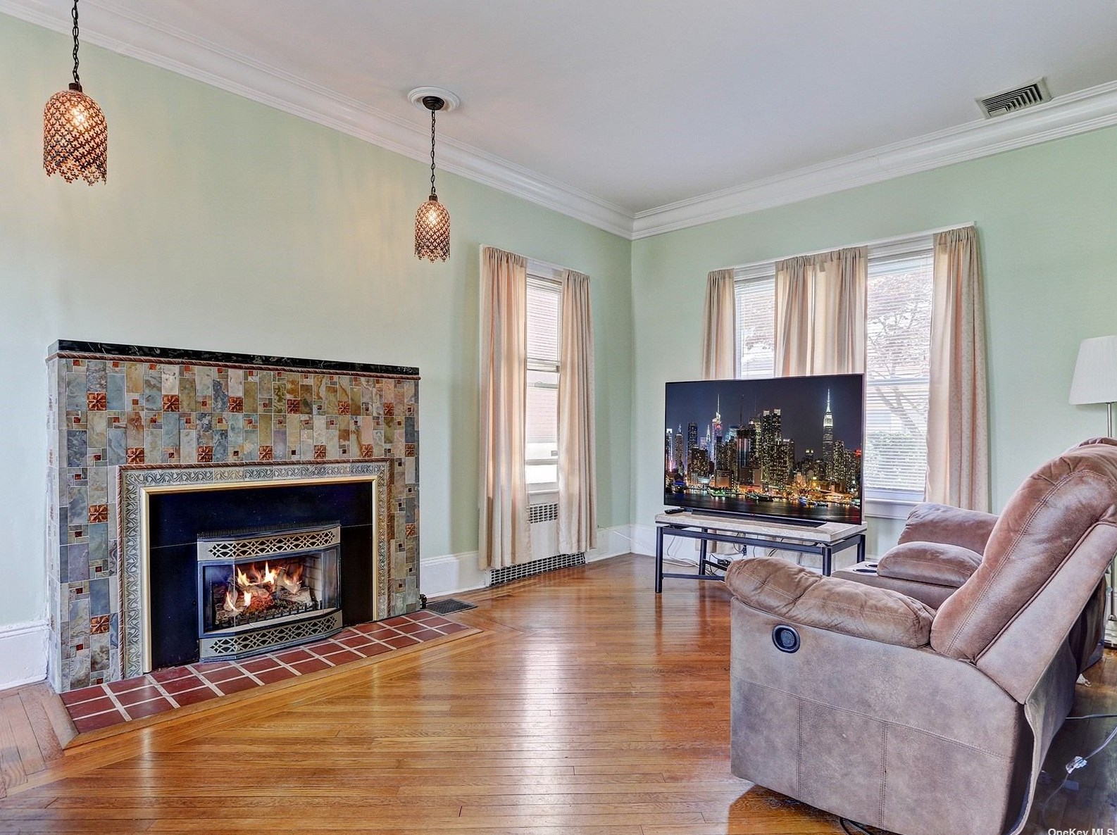 264 National Blvd, East Atlantic Beach NY  11561-3323 exterior