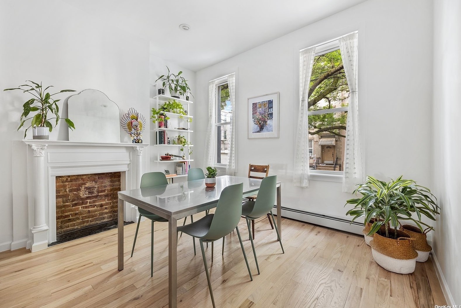 18-16 Linden St, Flushing, NY 11385-2144