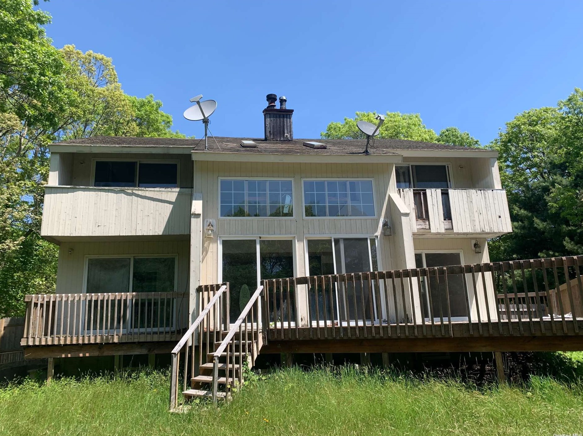 71 Margin Dr, Smith Point, NY 11967-4824