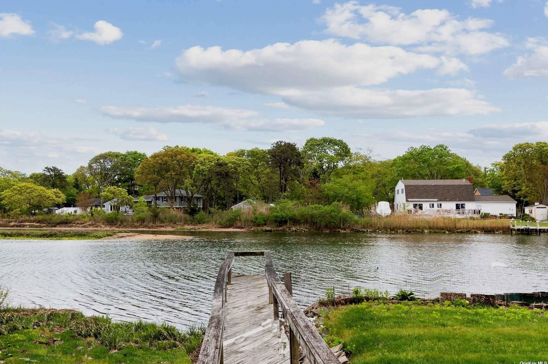 10 Riley Ave, Mattituck NY  11952-1859 exterior