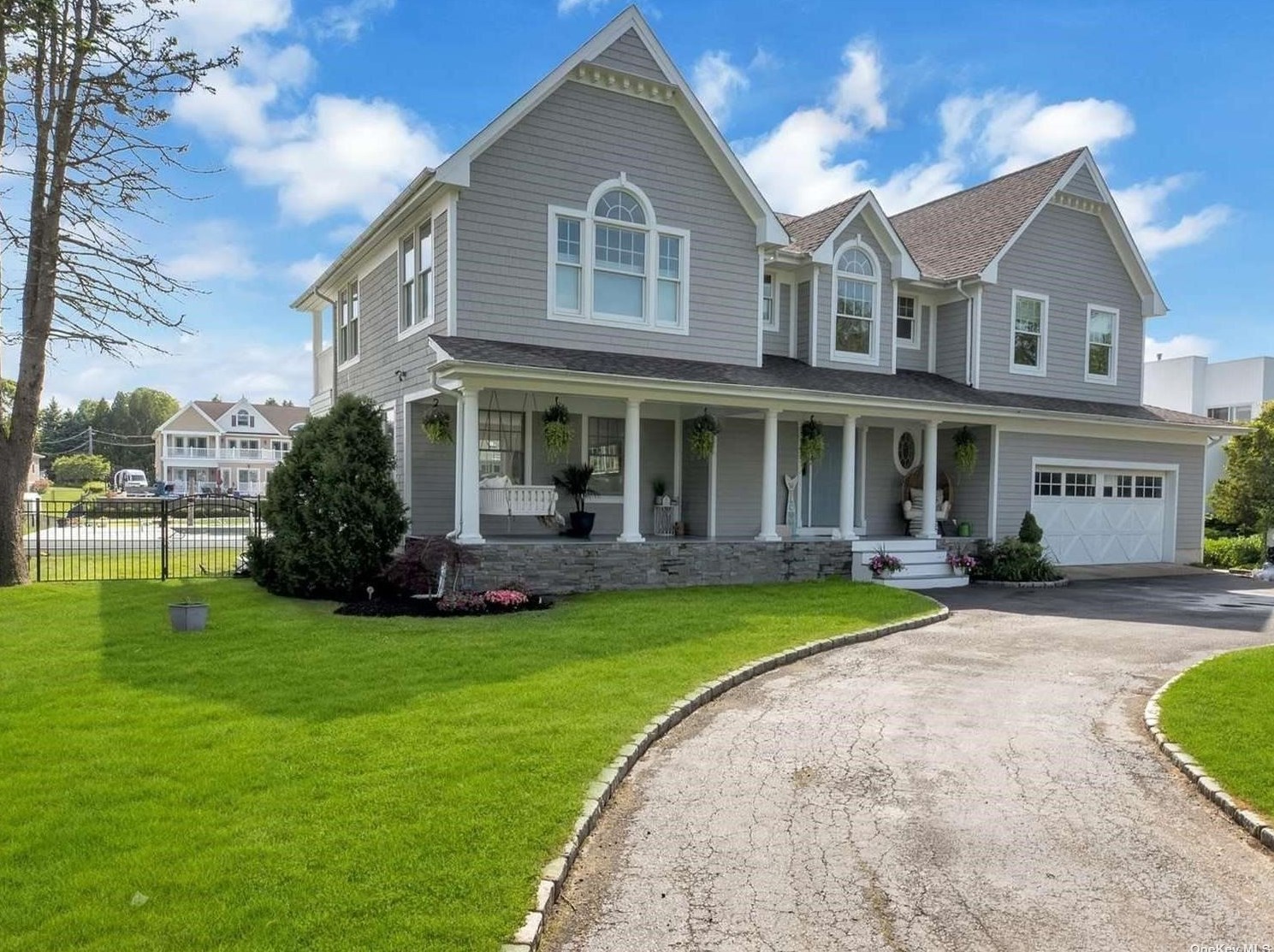 47 Romana Dr, Hampton Bays, NY 11946