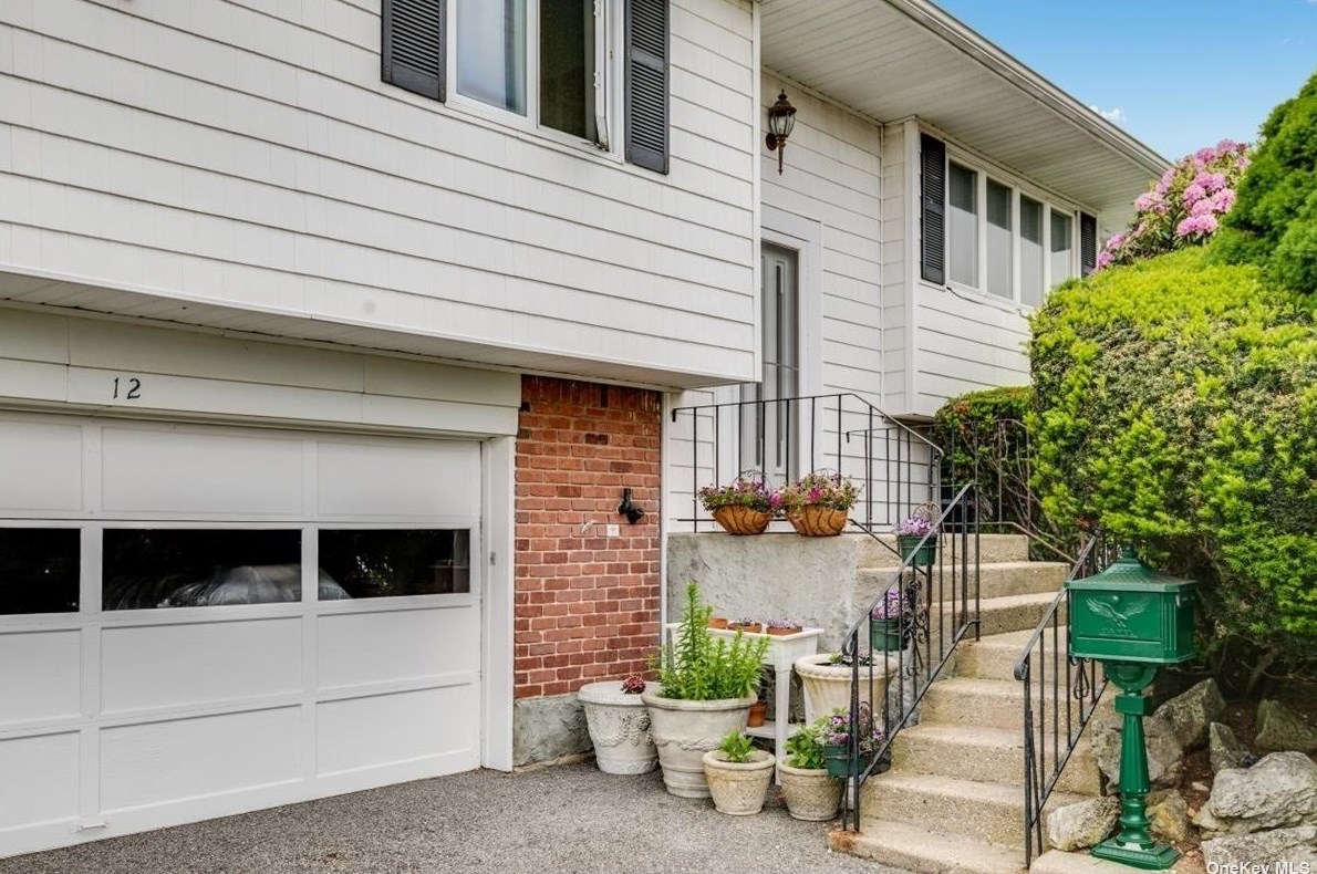 12 Anchor Dr, East Massapequa, NY 11758-7821