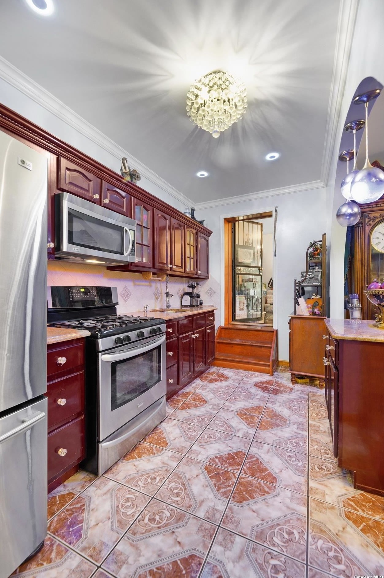 383 Ridgewood Ave, Brooklyn, NY 11208-1423