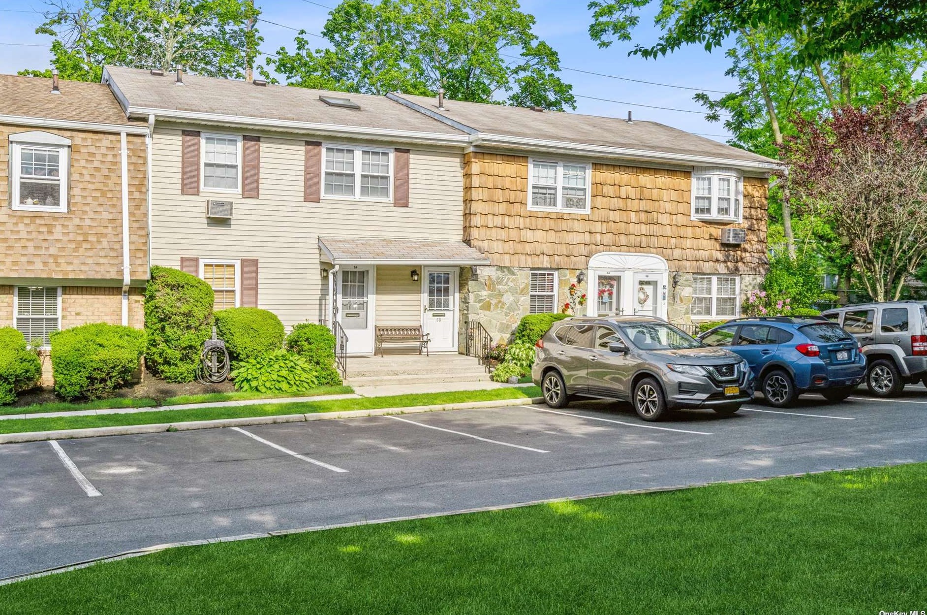 1 Anchorage Ln #5b, Muttontown, NY 11771