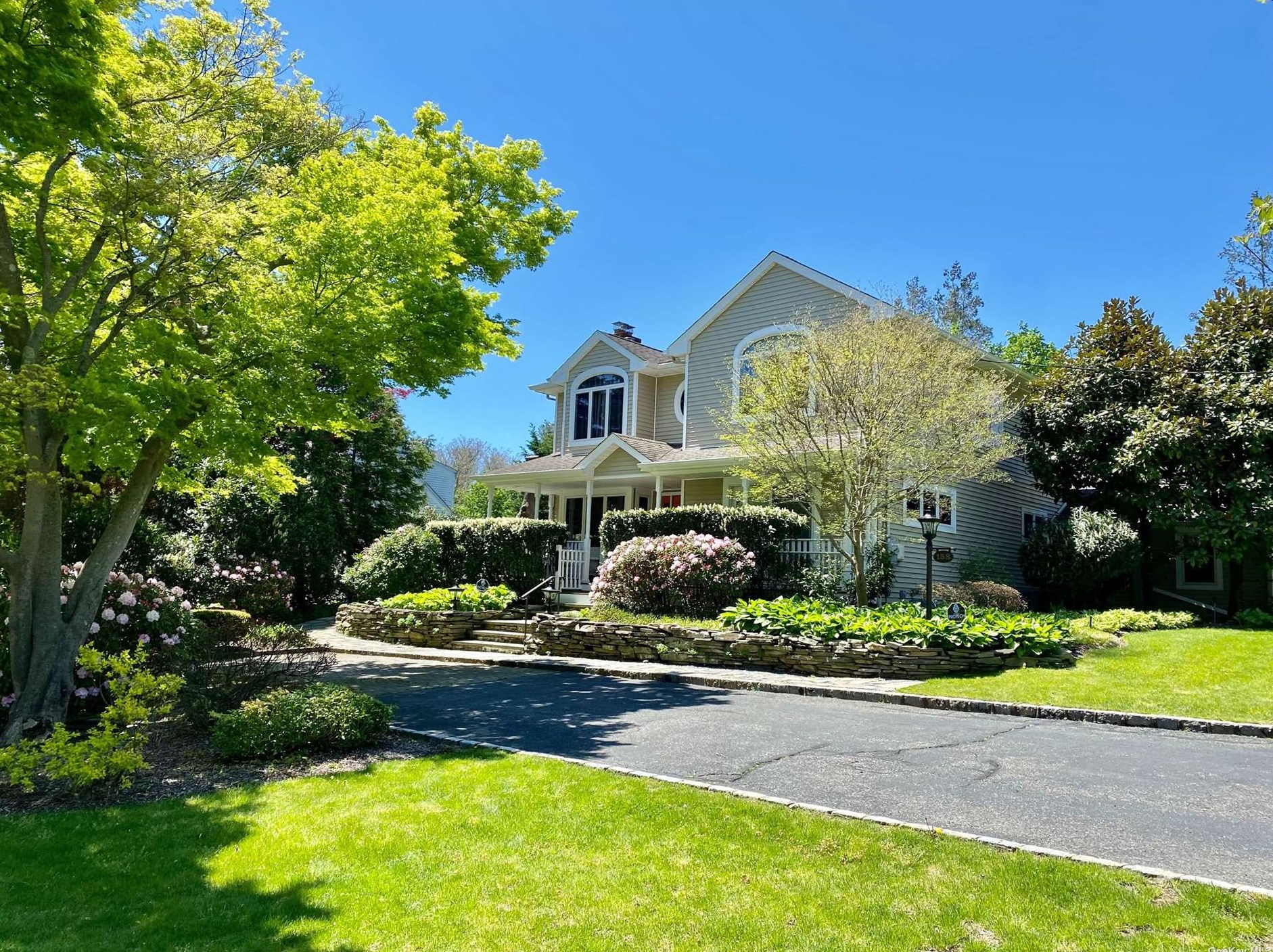 158 Landing Ave, Smithtown, NY 11787-2713