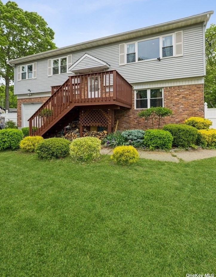 167 Lexington Rd, Smith Point, NY 11967-3213