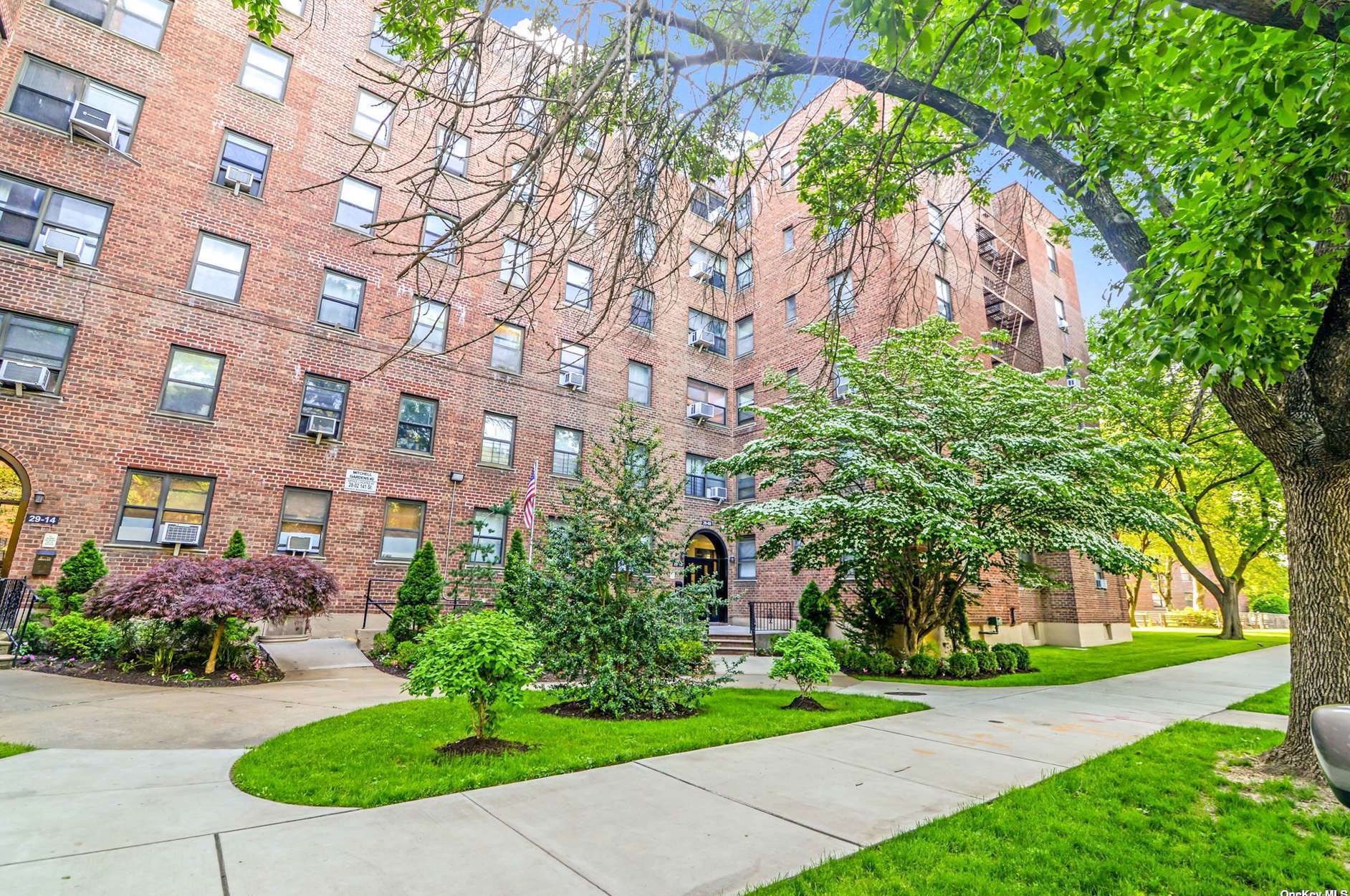 2908 139th St, Flushing NY  11354-2045 exterior