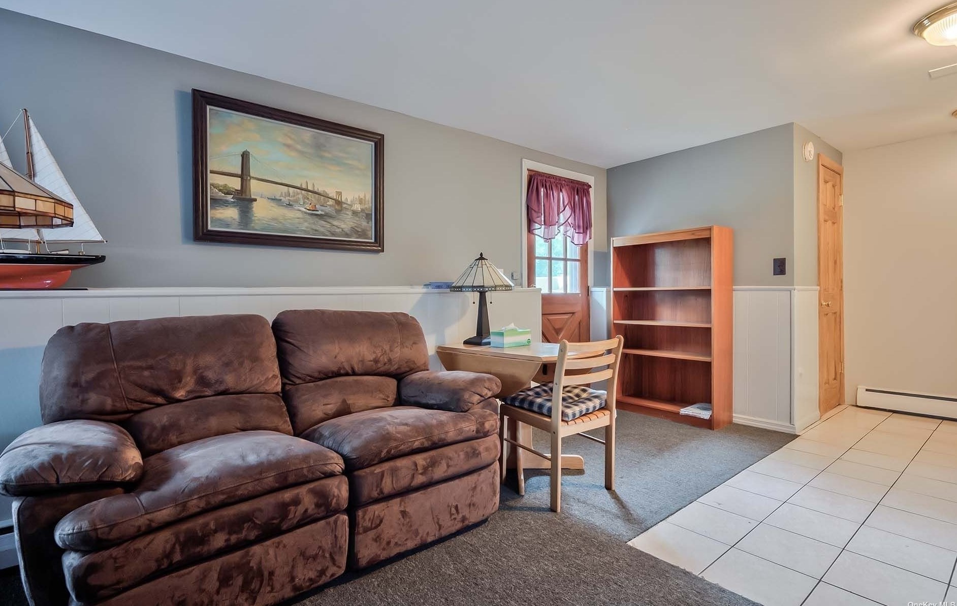 19 Clinton Ln, Hicksville NY  11801-1726 exterior