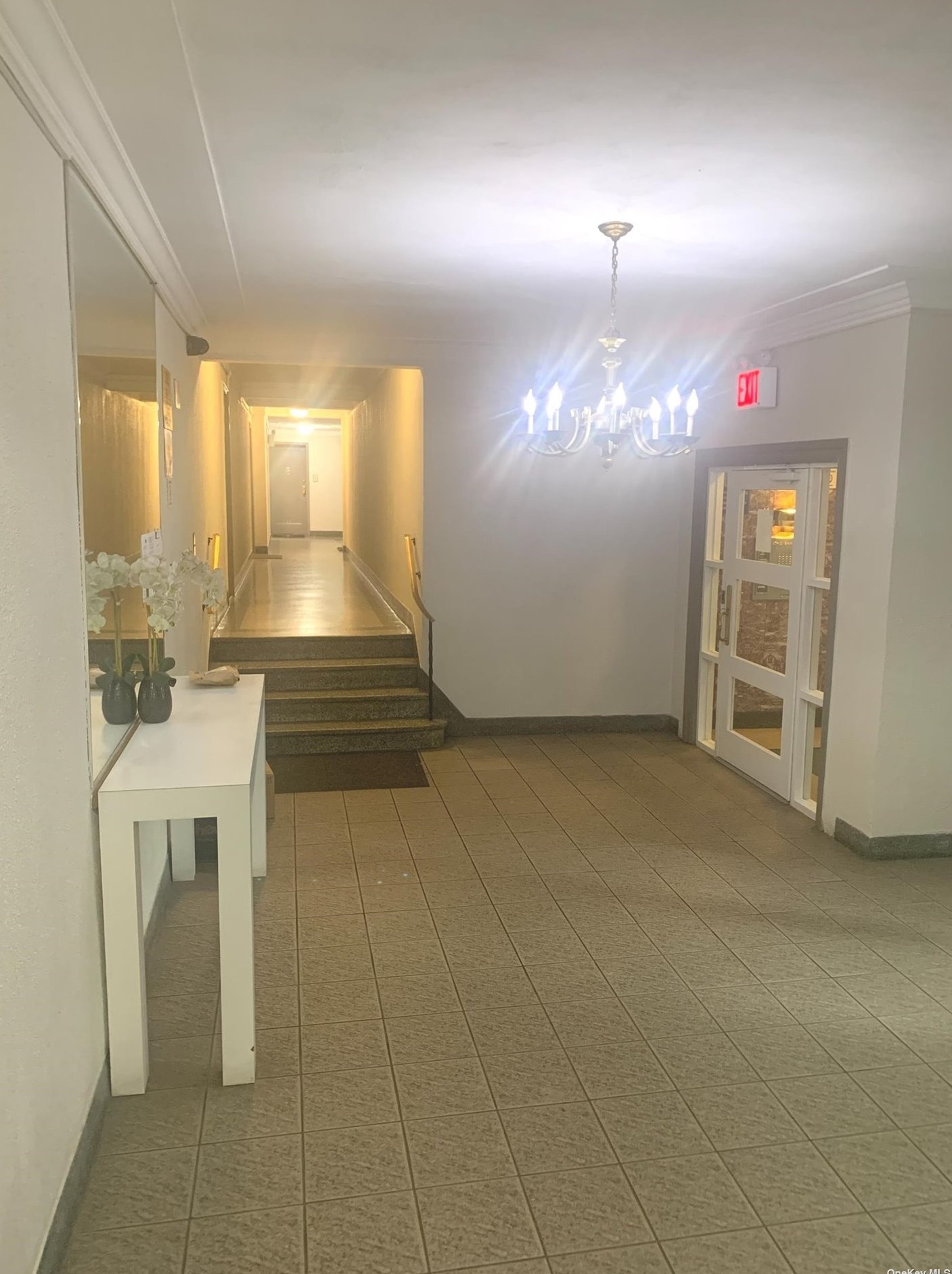87-10 34th Ave #4n, Flushing, NY 11372