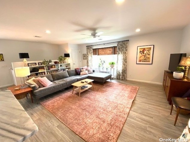 33 2nd Ave #b, Bayshore, NY 11706