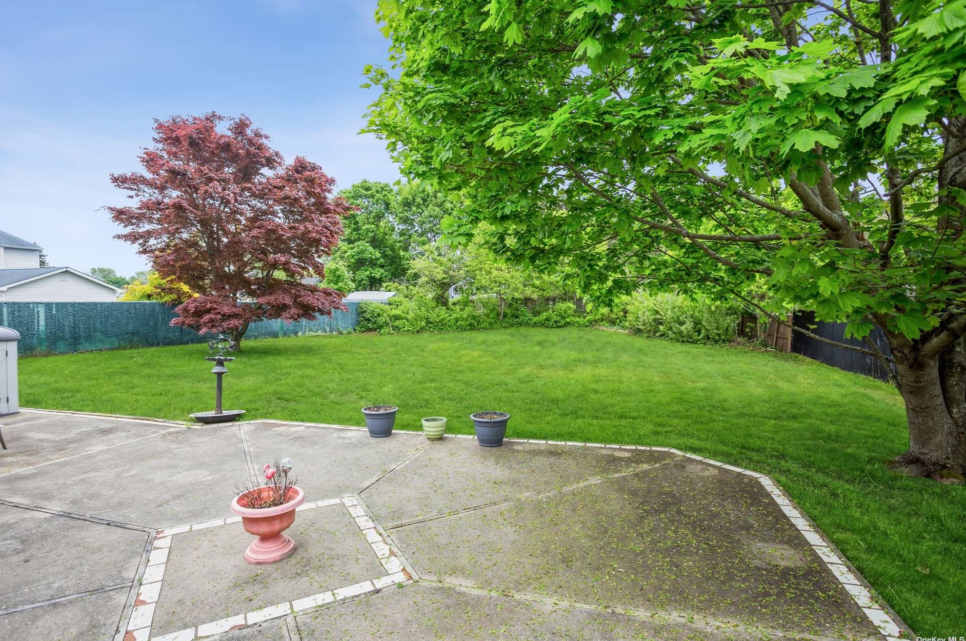 8 Malcolm St, North Bellport NY  11713-1008 exterior