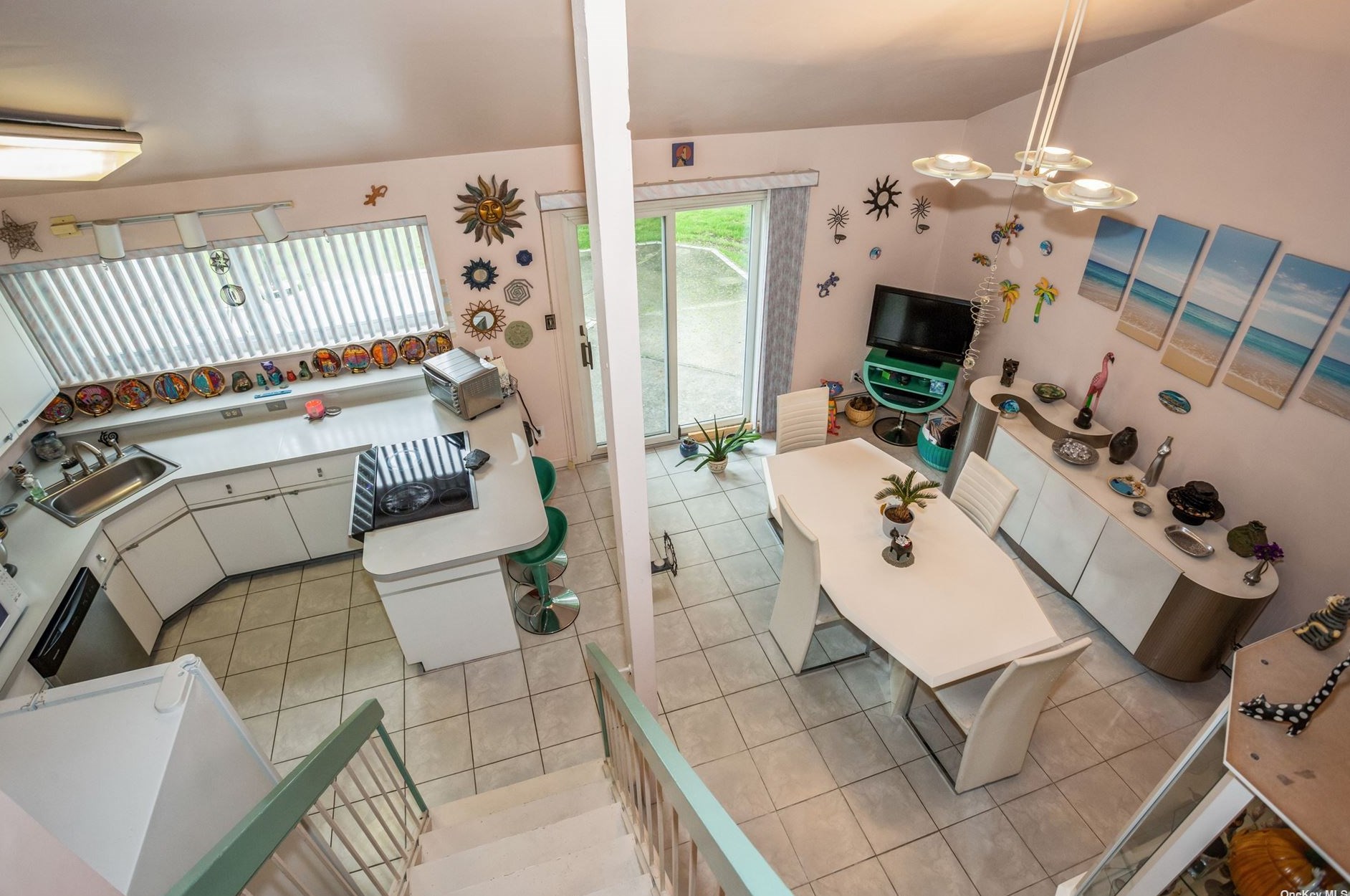 8 Malcolm St, North Bellport NY  11713-1008 exterior