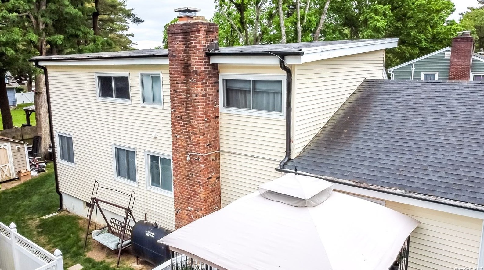 78 Van Cedar St, Pine Air, NY 11717-3227