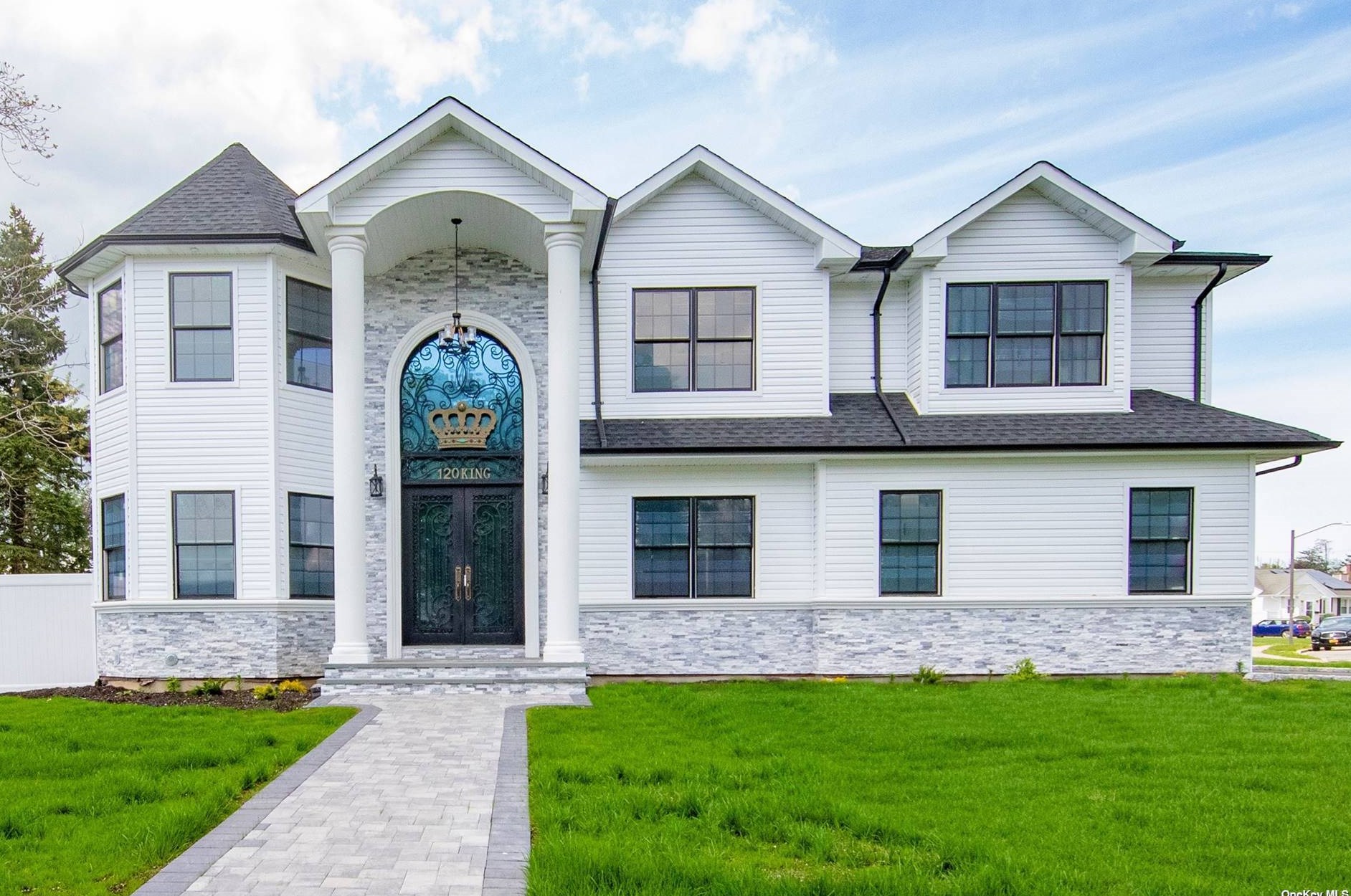 131 King St, Hicksville NY  11801-2257 exterior