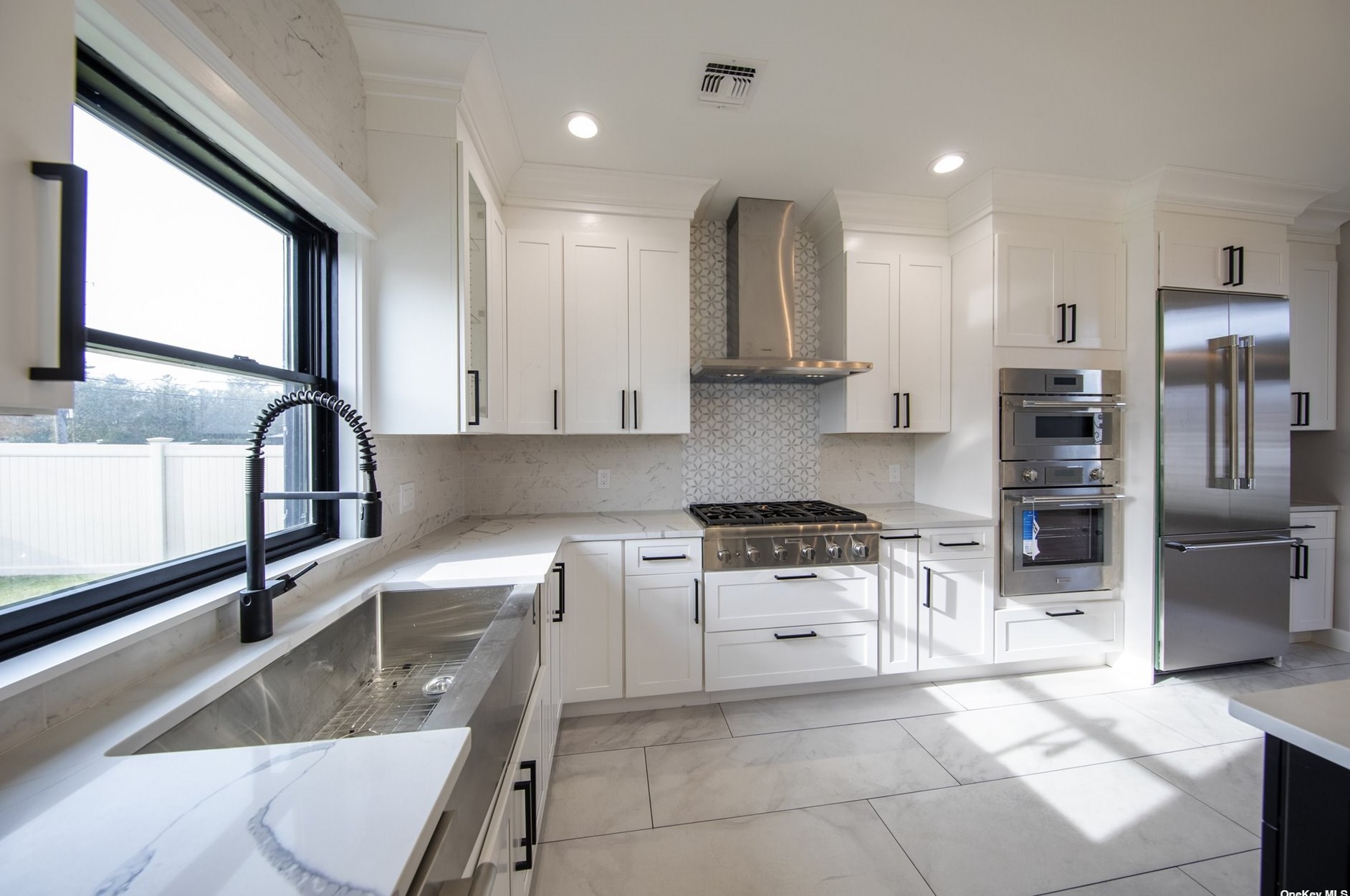 131 King St, Hicksville NY  11801-2257 exterior