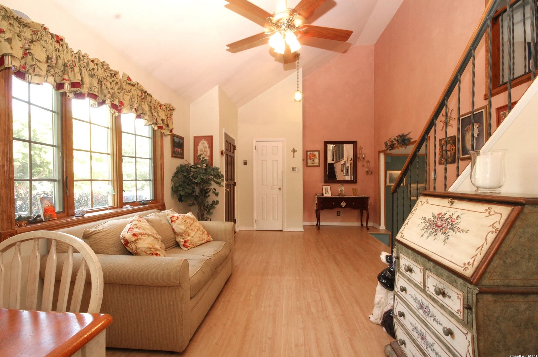 37 Suffolk Ln, East Islip NY  11730-2209 exterior