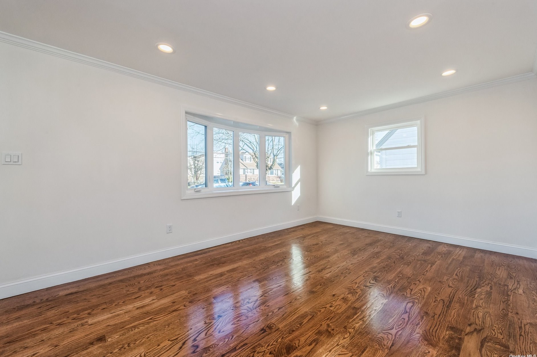 119 Central Ave, New Hyde Park, NY 11040