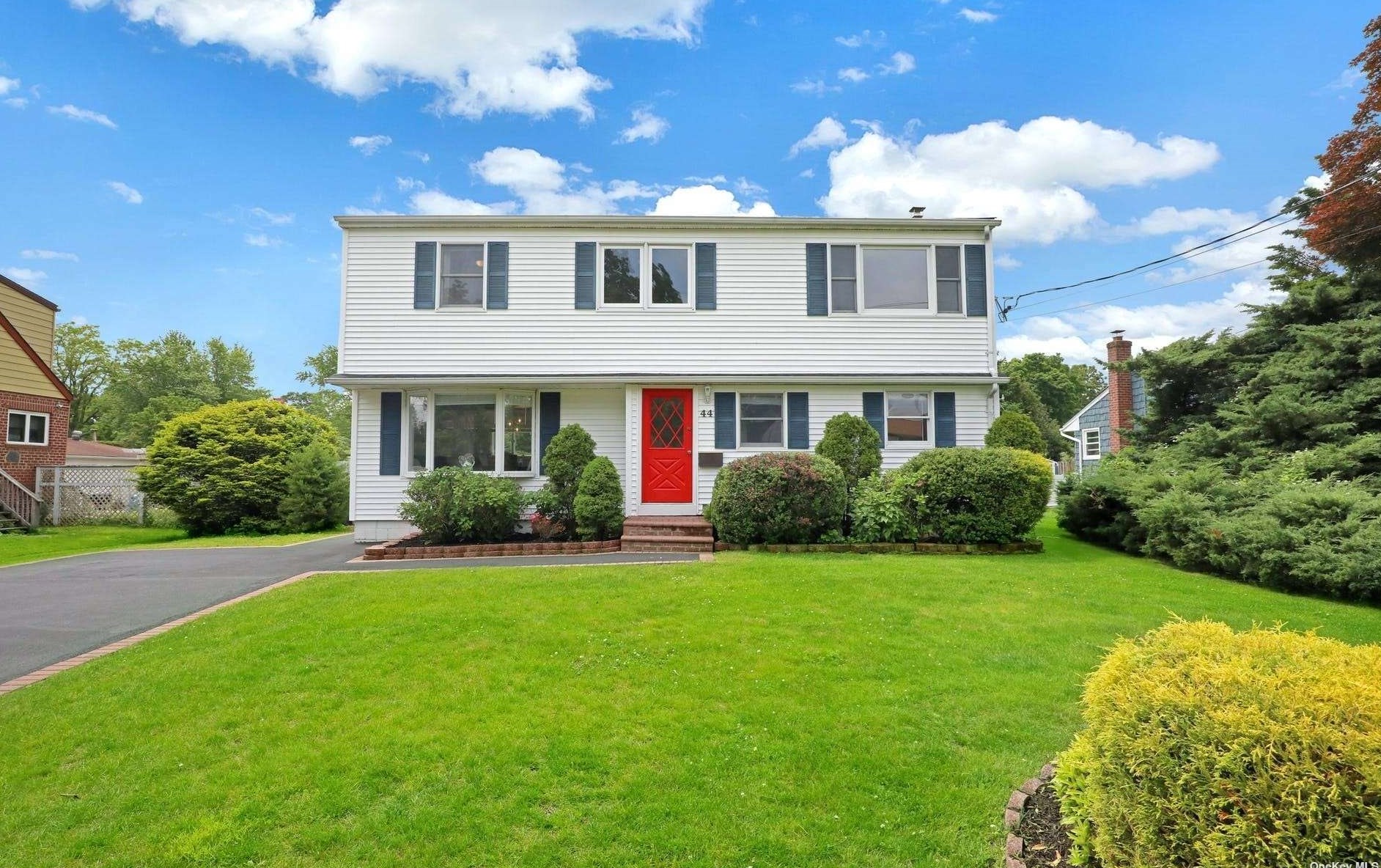 44 Haynes Ave, West Islip, NY 11795