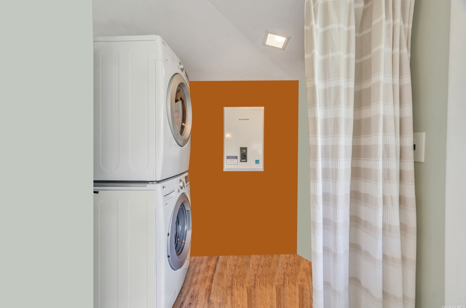 429 Ocean Ave, Canaan Lake NY  11772-1104 exterior