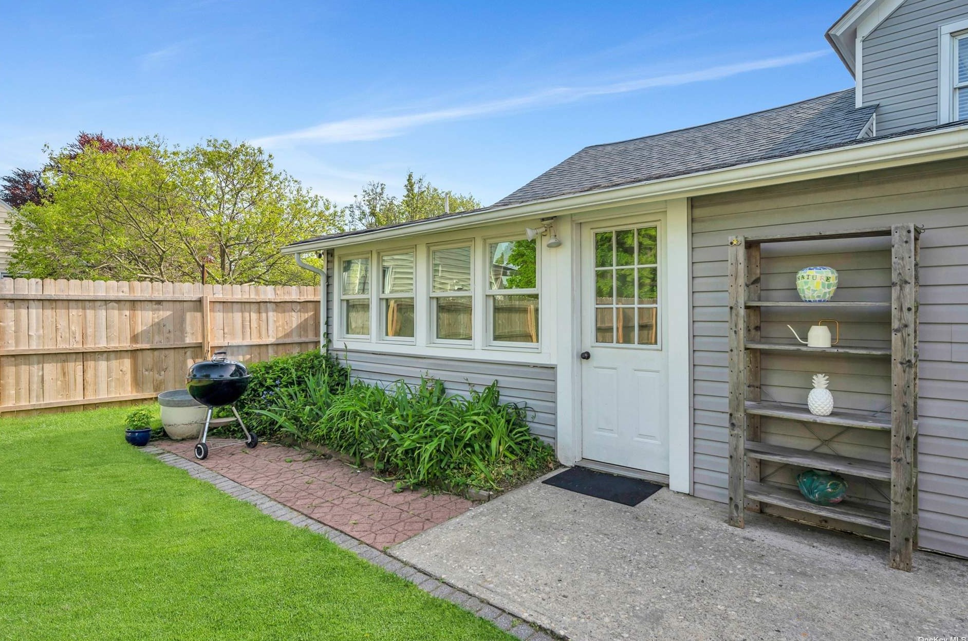 429 Ocean Ave, Canaan Lake NY  11772-1104 exterior