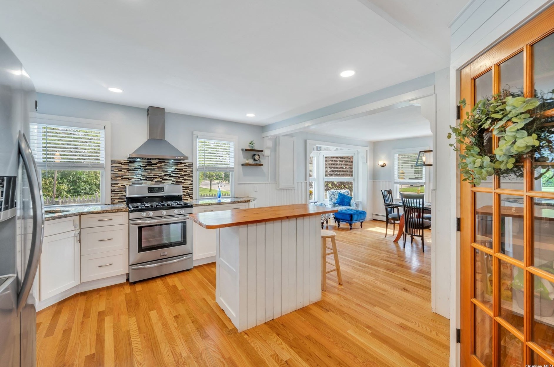 429 Ocean Ave, Canaan Lake NY  11772-1104 exterior