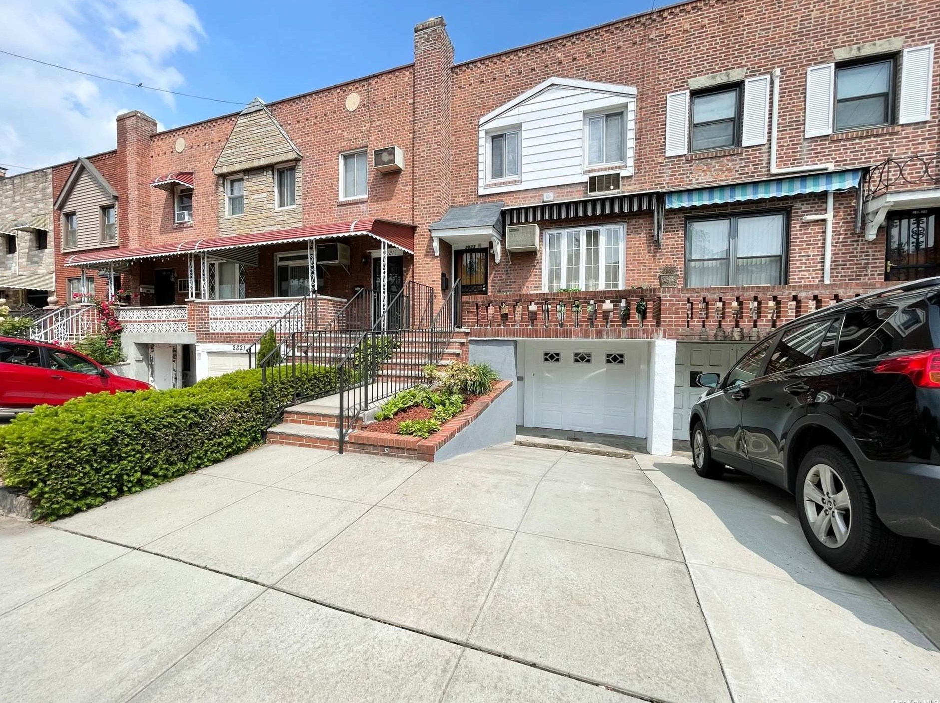 28-23 Hobart St, Flushing, NY 11377-1459