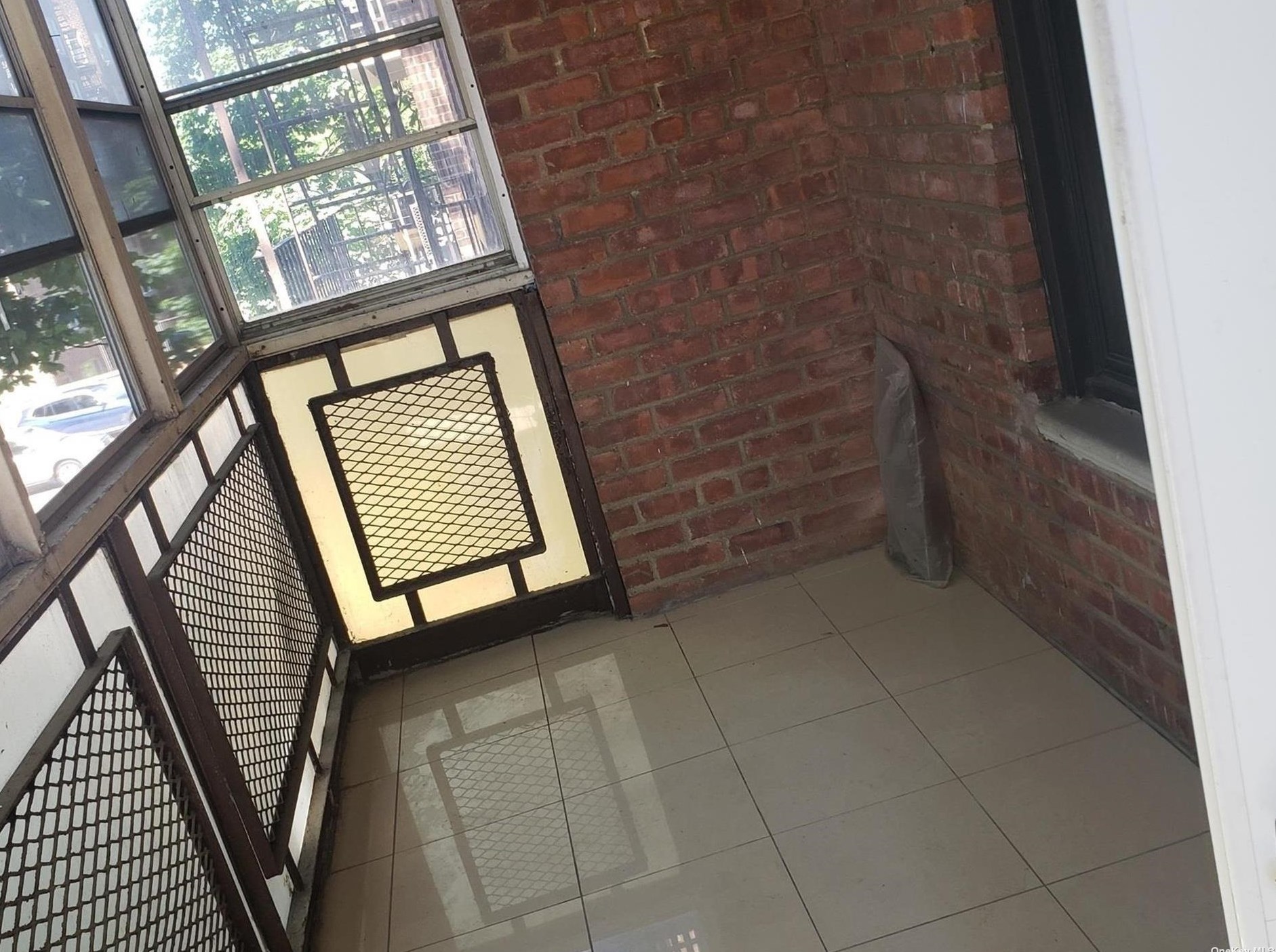 13705 Franklin Ave, Flushing NY  11355-3852 exterior