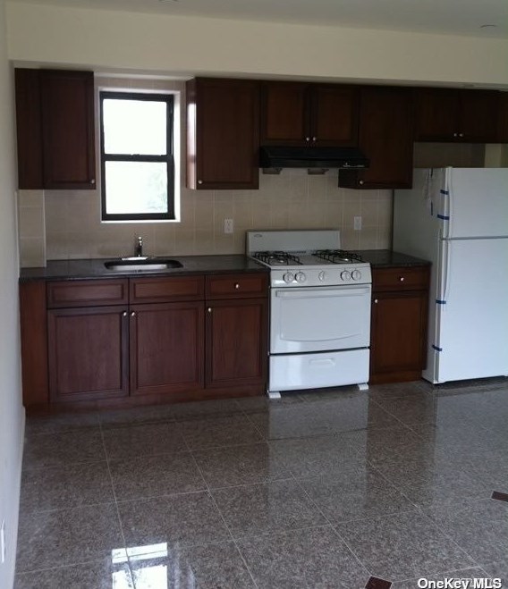 142-19 Cherry Ave, Flushing, NY 11355