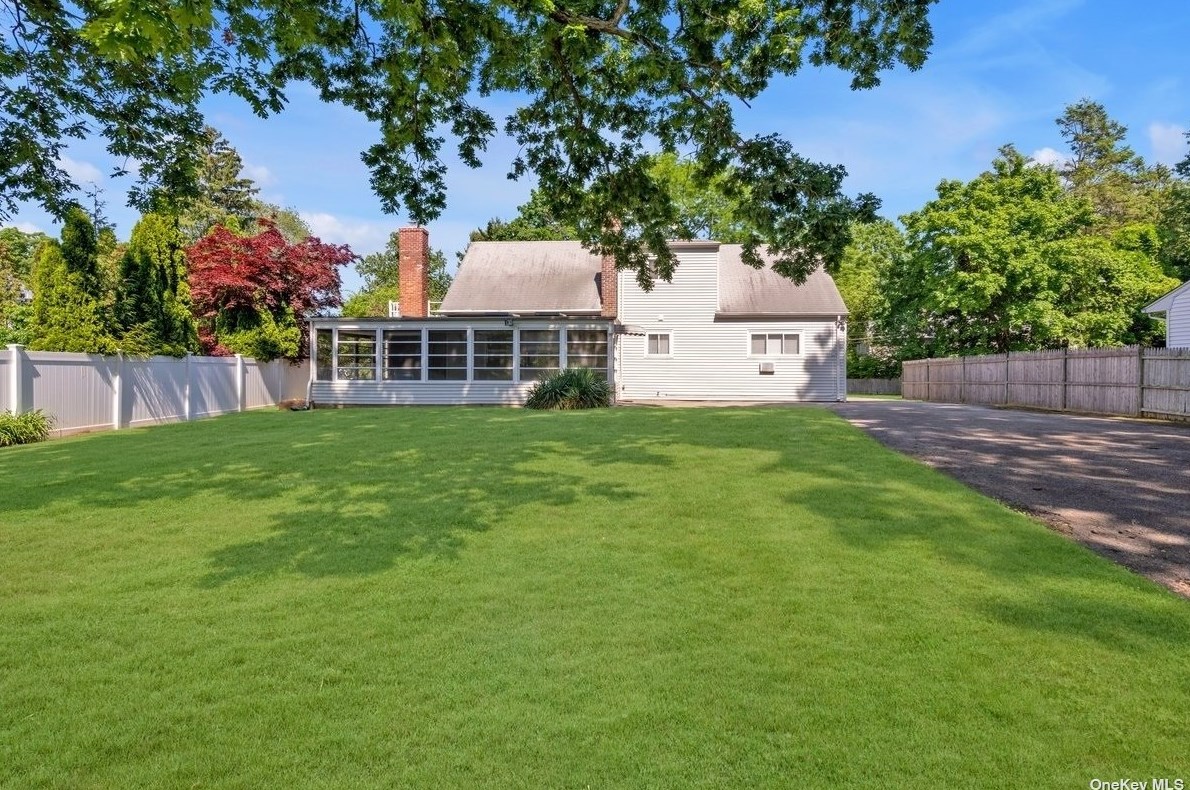 8 Benjamin Pl, Matinecock, NY 11560