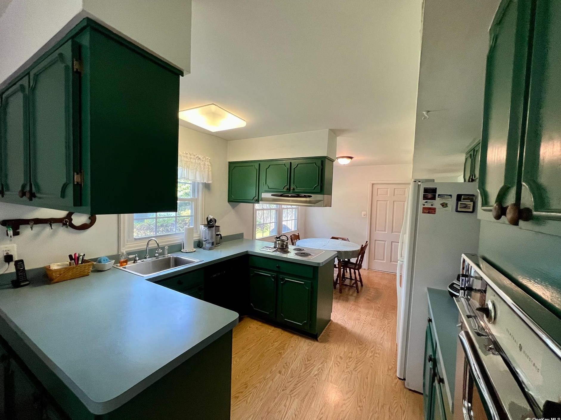 23 Bucknell Ln, Stonybrook, NY 11790-2521