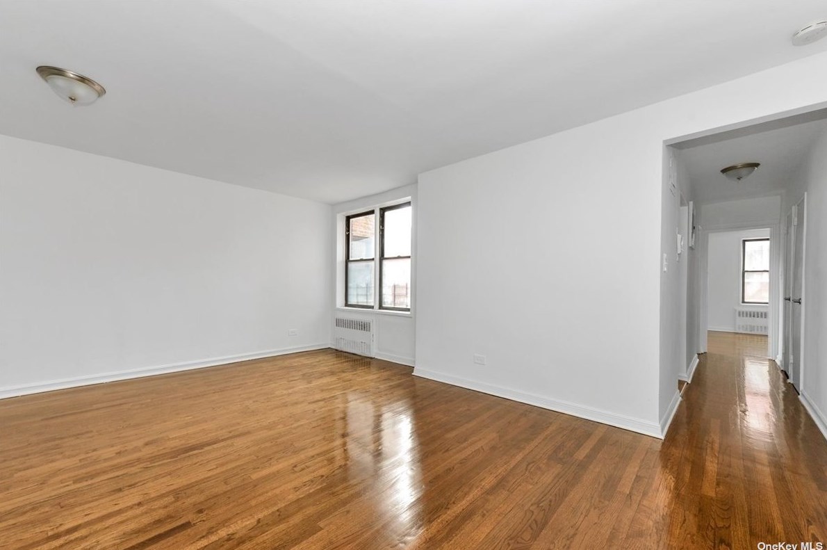 1040 Neilson St #2l, Far Rockaway, NY 11691