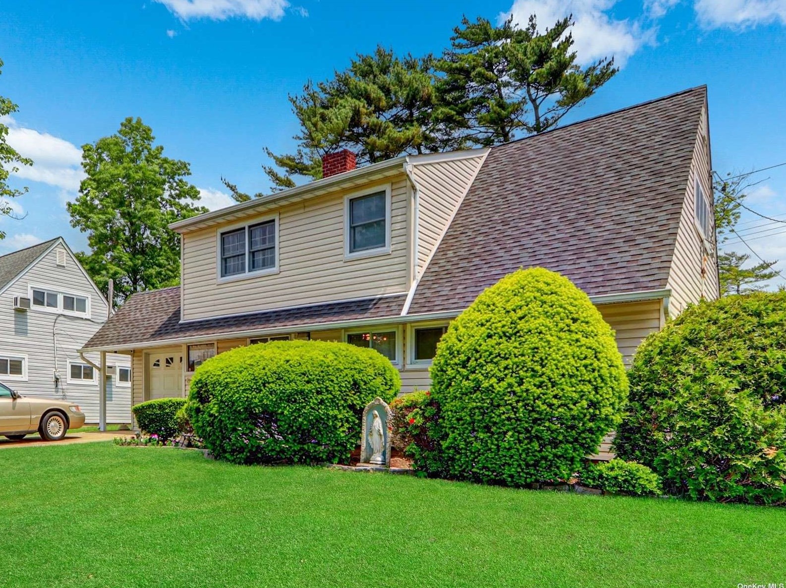 82 Sprucewood Dr, Plainedge, NY 11756