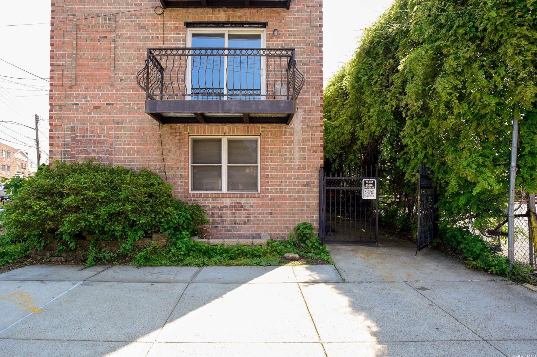 7404 91st Ave, Jamaica, NY 11421