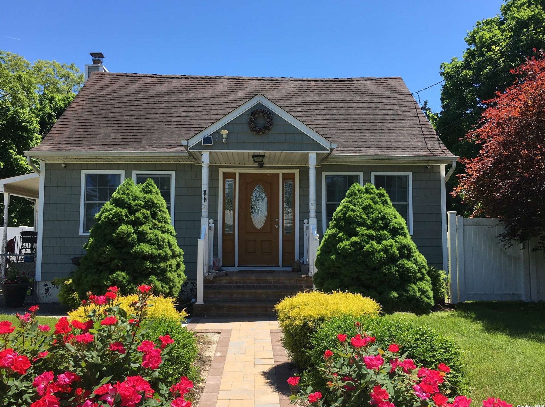 86 Glenmore Ave, Central Islip, NY 11722