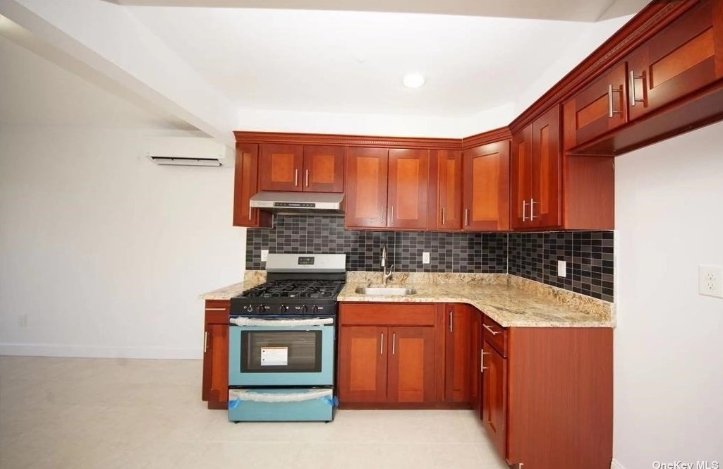 3063 31st St #603, Long Island City, NY 11102