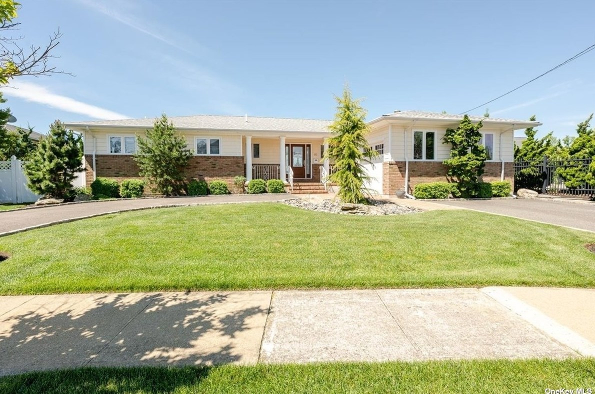 65 Fairwater Ave, East Massapequa, NY 11758
