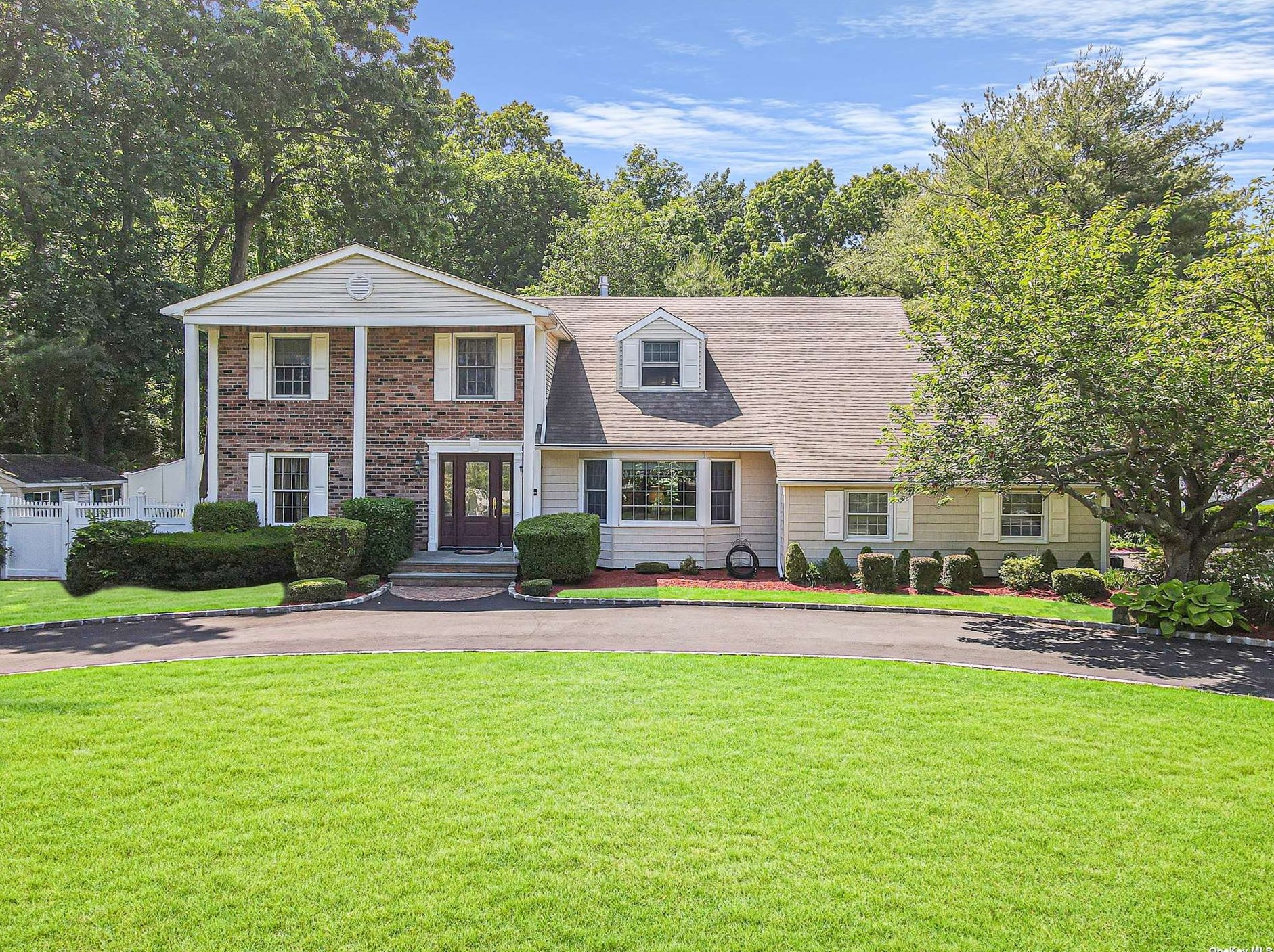 9 Andrea Ln, Greenlawn, NY 11740-2901