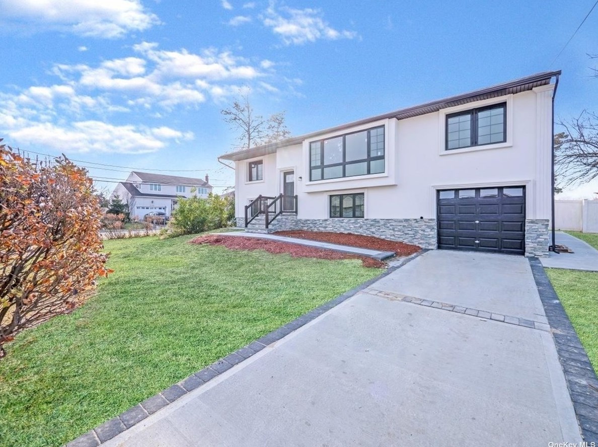 3430 Lindbergh Ave, Rockville Centre NY  11572-5507 exterior