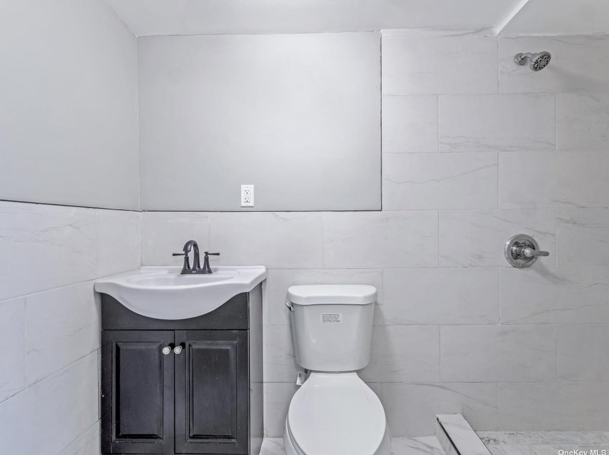 3430 Lindbergh Ave, Rockville Centre NY  11572-5507 exterior