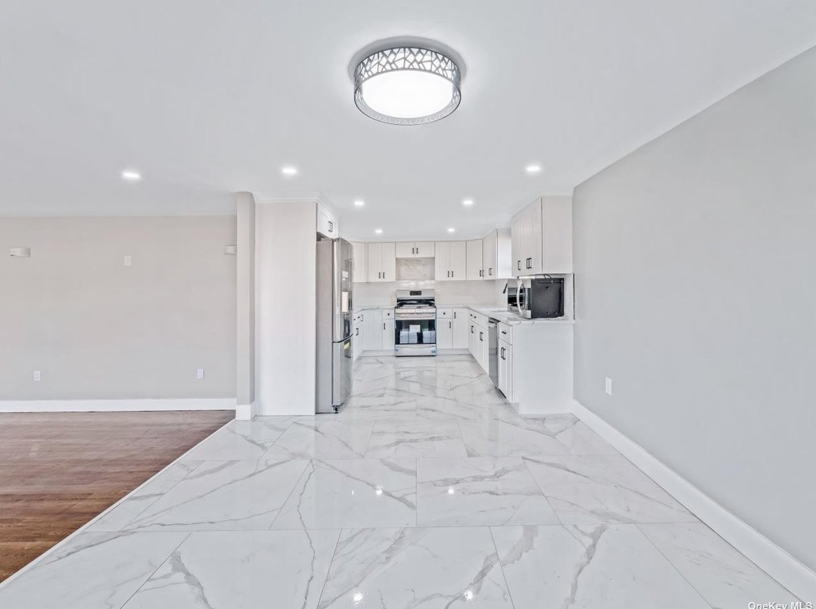 3430 Lindbergh Ave, Rockville Centre NY  11572-5507 exterior